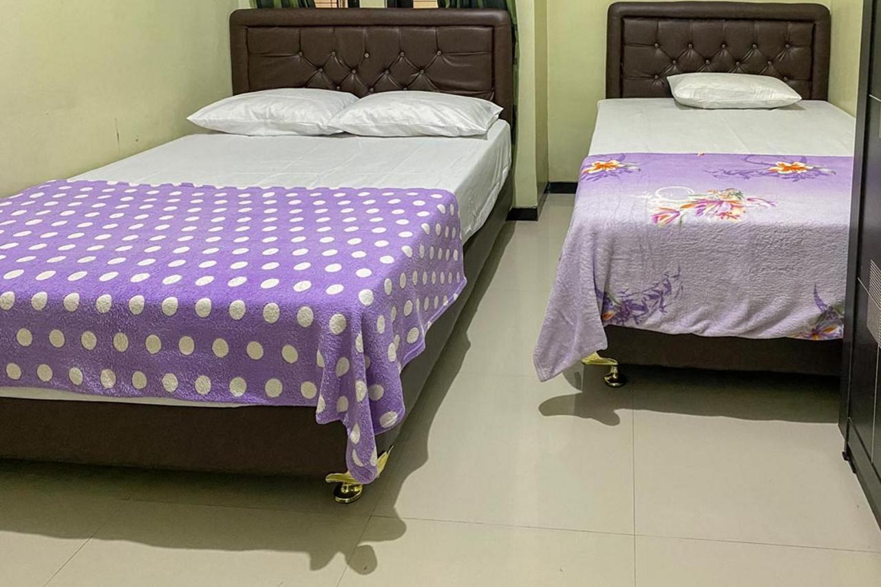 Baitussafar Ummi 1 Syariah Hotel Malang Buitenkant foto